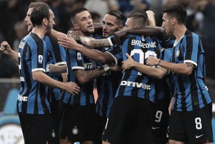  AC米兰防线送礼遭绝杀  