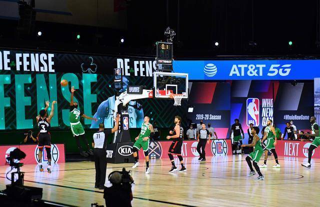  亚特兰大全队压上搏命，最后时刻惨遭绝杀痛失分